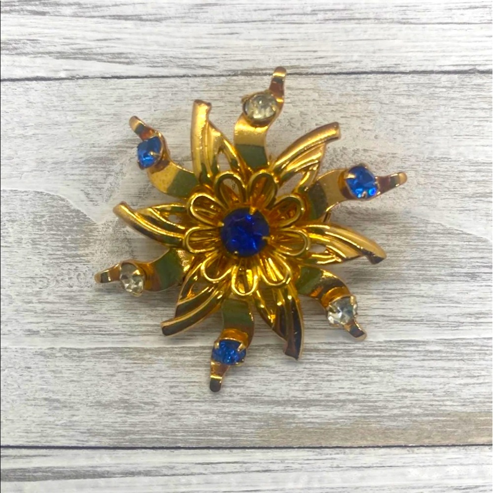 Yellow Flower/Sun Brooch